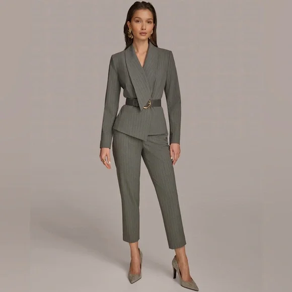 NWT Donna Karan Women’s Belted Pinstripe Jacket. Size 8. Arctic Frost/Ivory - Picture 2 of 2